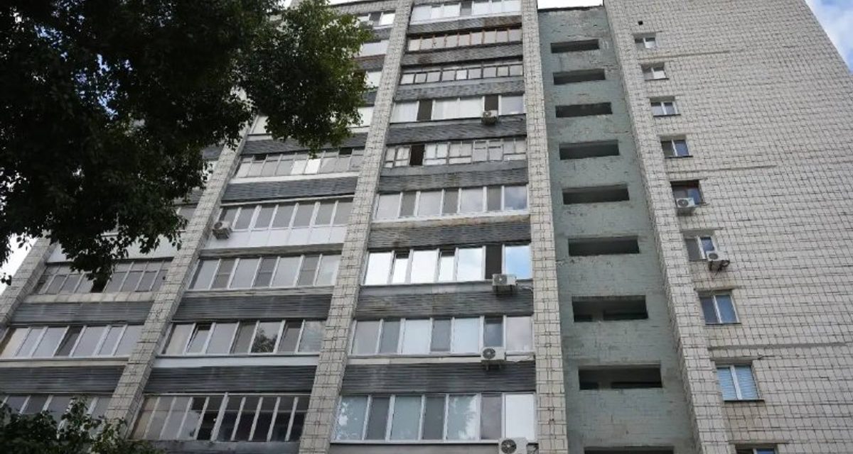 В доме на Кирова меняют 45-летние лифты, а жители сами контролируют работу подрядчиков
